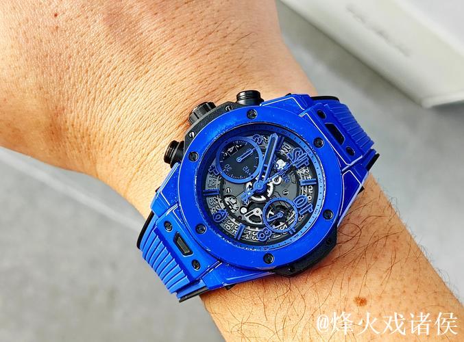 蓝色手表+粉色上衣，姆巴佩社媒晒为宇舶表拍摄的宣传照